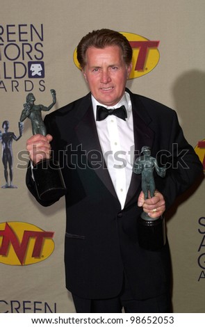 The West Wing star MARTIN SHEEN, winner of the Best Male TV Actor, at the 7th Annual Screen Actors Guild Awards in Los Angeles. 11MAR2001.    Paul Smith/Featureflash