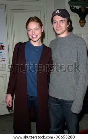 Actress LAURA PREPON & actor boyfriend TOPHER GRACE at the world premiere of Get Over It, in Los Angeles. 08MAR2001.    Paul Smith/Featureflash