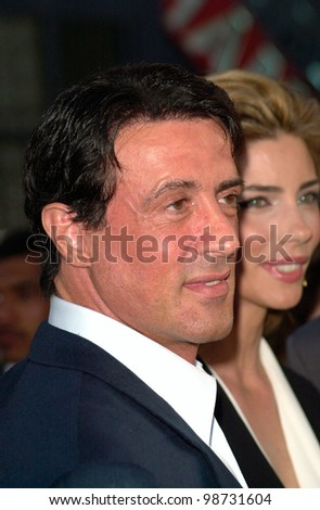 Actor SYLVESTER STALLONE at the premiere of his new movie Driven, at Manns Chinese Theatre, Hollywood. 16APR2001.    Paul Smith/Featureflash
