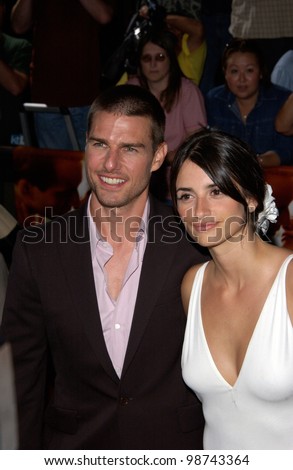 Actress Penelope Cruz & Actor Boyfriend Tom Cruise At The The Los ...