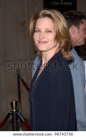 Actress BRIDGET FONDA at the Los Angeles premiere of her new movie Kiss of the Dragon. 25JUN2001.   Paul Smith/Featureflash