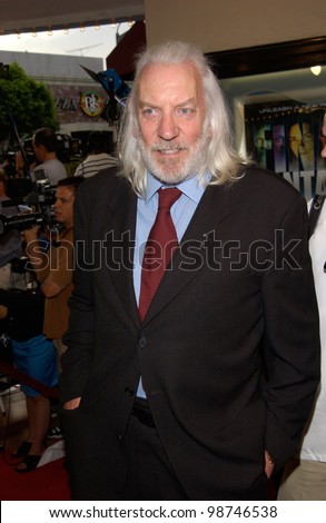 Actor DONALD SUTHERLAND at the world premiere, in Los Angeles, of his new movie Final Fantasy: The Spirits Within. 02JUL2001.  Paul Smith/Featureflash