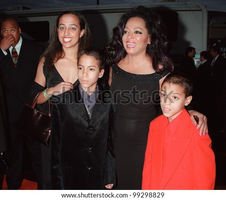 17JAN2000: Pop star DIANA ROSS & family at the American Music Awards in Los Angeles where she presented a tribute to the late Dr. Martin Luther King.  Paul Smith / Featureflash