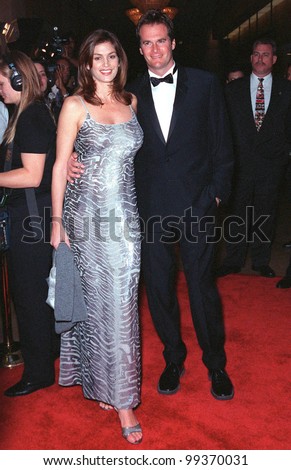 04mar99: Pregnant Supermodel Cindy Crawford & Husband Randy Gerber At ...