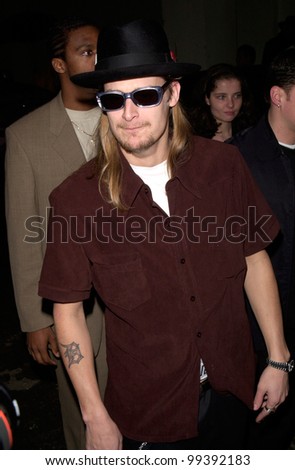 21FEB2000: Rock star KID ROCK at the MusiCares Gala, in Los Angeles, honoring Sir Elton John as the MusiCares Person of the Year.  Paul Smith / Featureflash