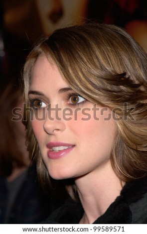 Actress WINONA RYDER at the Los Angeles premiere of her new movie Lost Souls. 11OCT2000.  Paul Smith / Featureflash