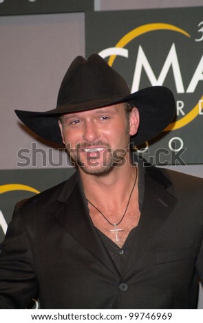 Country star TIM McGRAW at the Country Music Assoc. Awards at the Grand Ole Opry in Nashville, TN. 04OCT2000.  Paul Smith/Featureflash