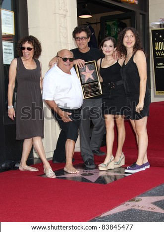 18 August 2011 - Hollywood, California - Danny Devito, Rhea Perlman And ...