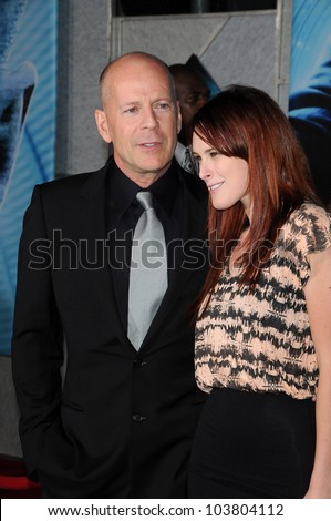 Bruce Willis and Rumer Willis  at the Los Angeles Premiere of \'Surrogates\'. El Capitan Theatre, Hollywood, CA. 09-24-09