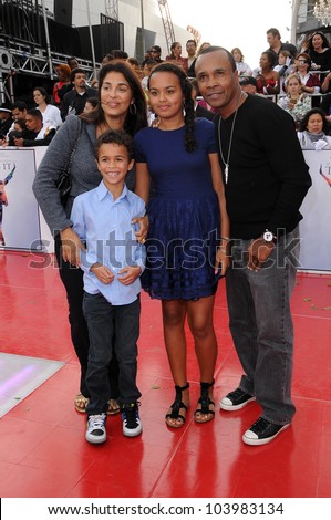 Sugar Ray Leonard And Family At The Los Angeles Premiere Of 'This Is It ...