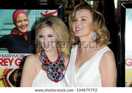 Drew Barrymore and Jessica Lange at the Los Angeles Premiere of \'Grey Gardens\'. Grauman\'s Chinese Theatre, Hollywood, CA. 04-16-09
