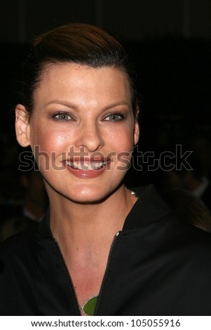 Linda Evangelista  at the Natural Resources Defense Council\'s 20th Anniversary Celebration. Beverly Wilshire Hotel, Beverly Hills, CA. 04-25-09