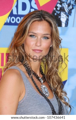 Bar Refaeli  at the 2008 MTV Video Music Awards. Paramount Pictures Studios, Los Angeles, CA. 09-07-08