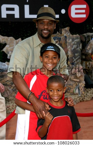 Blair Underwood and family  at the World Premiere of \