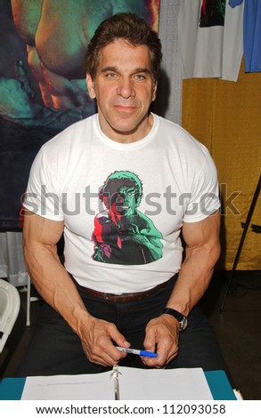 Lou Ferrigno at the 2007 Los Angeles Wizard World Convention, Los Angeles Convention Center, Los Angeles, CA 03-16-07