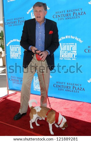 CENTURY CITY - OCTOBER 19: Gary Collins at the kick off for 