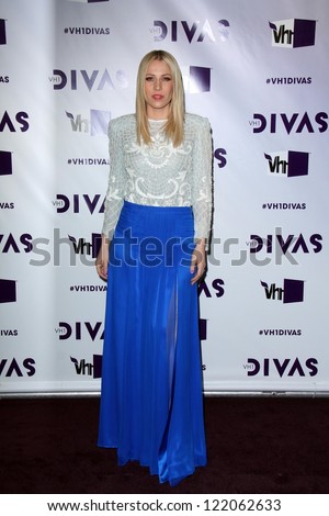 Natasha Bedingfield at VH1 Divas 2012, Shrine Auditorium, Los Angeles, CA 12-16-12