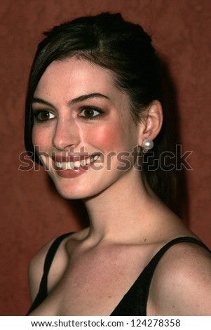 BEVERLY HILLS, CA - DECEMBER 11: Anne Hathaway at the Annual ACLU Bill of Rights Awards Dinner at Regent Beverly Wilshire December 11, 2006 in Beverly Hills, CA.
