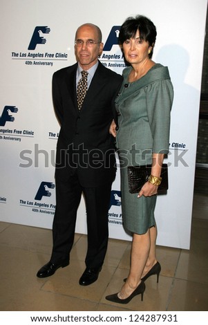 Jeffrey Katzenberg and wife at the Friends of the Los Angles Free Clinic Annual Dinner Gala. Beverly Hilton Hotel, Beverly Hills, California, November 20, 2006.