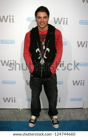 Josh Henderson at the party celebrating the launch of Nintendo\'s Game Console Wii. Boulevard 3, Los Angeles, California. November 16, 2006.