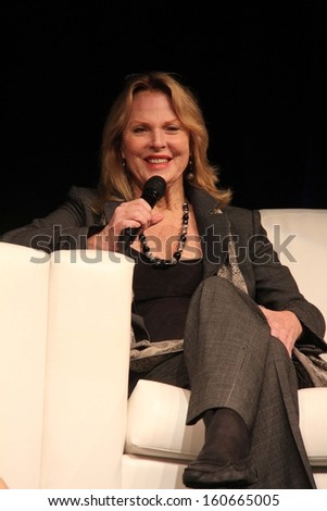Mariette Hartley appearing at the Los Angeles Ultimate Women\'s Expo, Los Angeles Convention Center, Los Angeles, CA 10-27-13