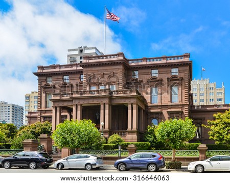 San Francisco, CA, USA: Jul. 14, 2013: Pacific-Union Club. The Pacific-Union Club is a gentlemen\'s club located on California Street at the top of Nob Hill in San Francisco, California, USA.