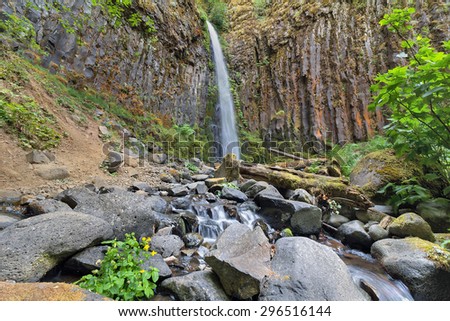 Dry Creek Falls Along Pacific Crest Trail in Columbia River Gorge National Scenic Forest in Oregon