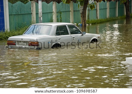 AYUTTHAYA, THAILAND - SEPTEMBER 12: Heavy flooding from monsoon rain in Ayutthaya and north Thailand arriving in Ayutthaya suburbs on September 12, 2011 in Ayutthaya, Thailand.