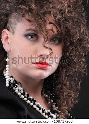 Girl - Ear super piercing woman dark hair natural brown-haired