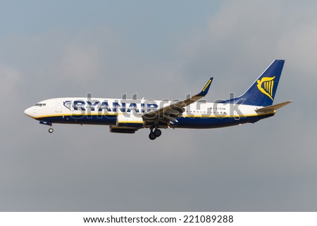 BRUSSELS - SEPTEMBER 30: Boeing 737-8AS of Ryanair approaching Brussels Airport in Brussels, BELGIUM on SEPTEMBER 30, 2014. Ryanair is an Irish low-cost airline.
