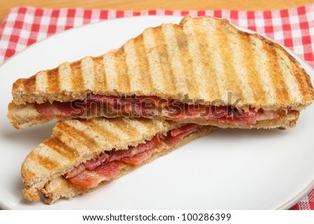 Toasted sandwich with bacon