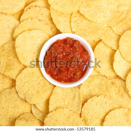 Corn chips with tomato salsa