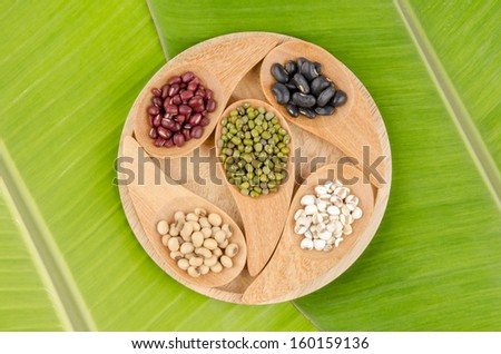 Jobs tears, Soy beans, Red beans, black beans, and green beans with the health benefits of whole grains.