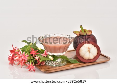Mangosteen Juice, Fruit Mangosteen Queen of Thailand reduce heat. , Fibrous flesh of the mangosteen helps solve constipation, high in vitamin C, antioxidants and helps balance the immune system.
