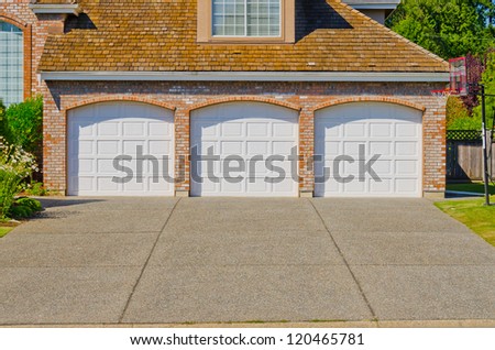 Triple doors garage.