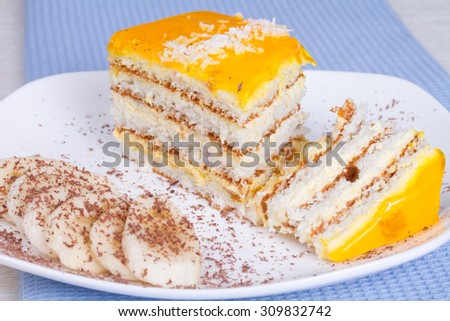 Banana cake and banana slices