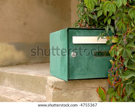 Mailbox green