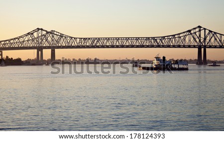 Bridge on Mississippi River in New Orleans, Louisiana