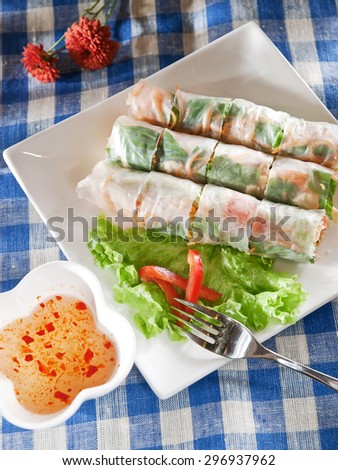 Spring rolls with vegetables, seafood and sauce