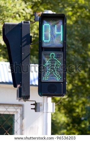 Traffic lights,the sidewalk opposite the timing of traffic lights/Traffic lights