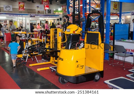 BANGKOK ,THAILAND - FEBRUARY 7: Pallet truck At  THAILAND Industrial Fair 2015 And Food Pack Asia  2015 on February 7, 2015 in Bangkok, Thailand.