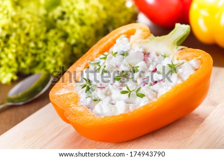 stuffed capsicum with cottage cheese, radish and cucumber
