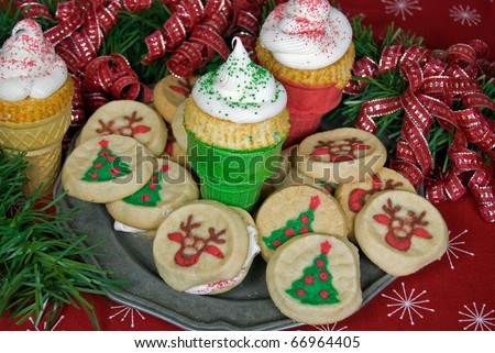 holiday sugar cookies with ice cream cone cakes