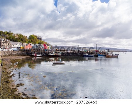 19th May 2015, Tobermory, Scotland, UK. Colourful houses on the front at Tobermory, Scotland, UK