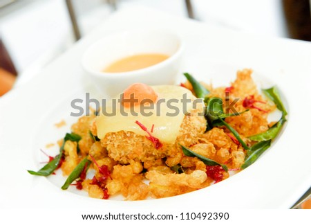 Deep-fried Shrimp with fried egg and sweet sauce