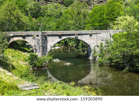 Parc des Cevennes (Gard, Languedoc-Roussillon, France): old bridge over a river