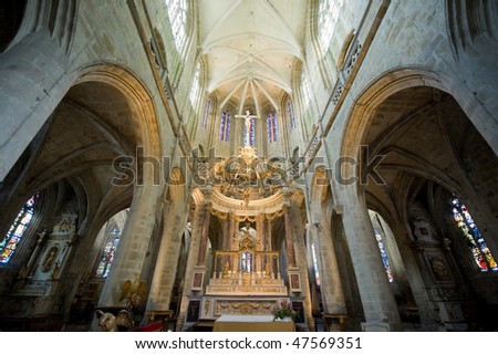 Dinan (Cotes-d\'Armor, Brittany, France) - Interior of the Saint-Saveur church, in gothic style