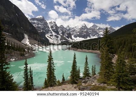 Moraine Lake in the month of May (Late Spring), Lake Louise, Banff National Park, Alberta, Canada