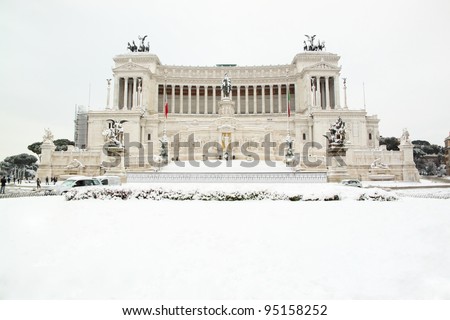 The Altar of Motherland covered by snow, a really rare event in Rome