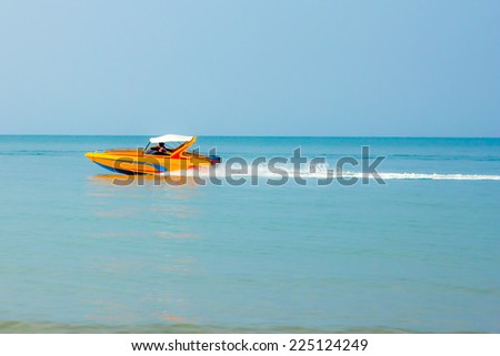 speedboat motor fast boat in sea t